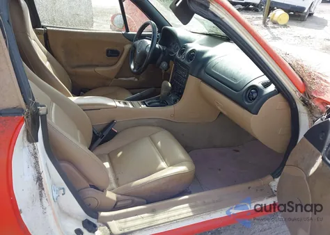 1999 Mazda Mx-5 Miata z USA, uszkodzony, nr VIN JM1NB3531X0102390